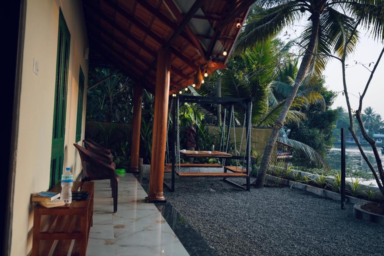 Tulsi Kayal Retreat Lejlighed Champakulam Eksteriør billede