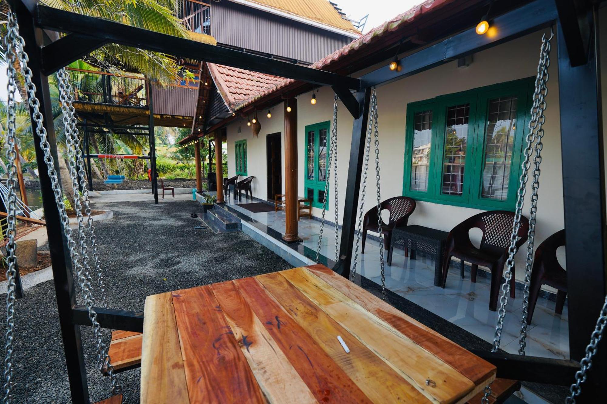 Tulsi Kayal Retreat Lejlighed Champakulam Eksteriør billede