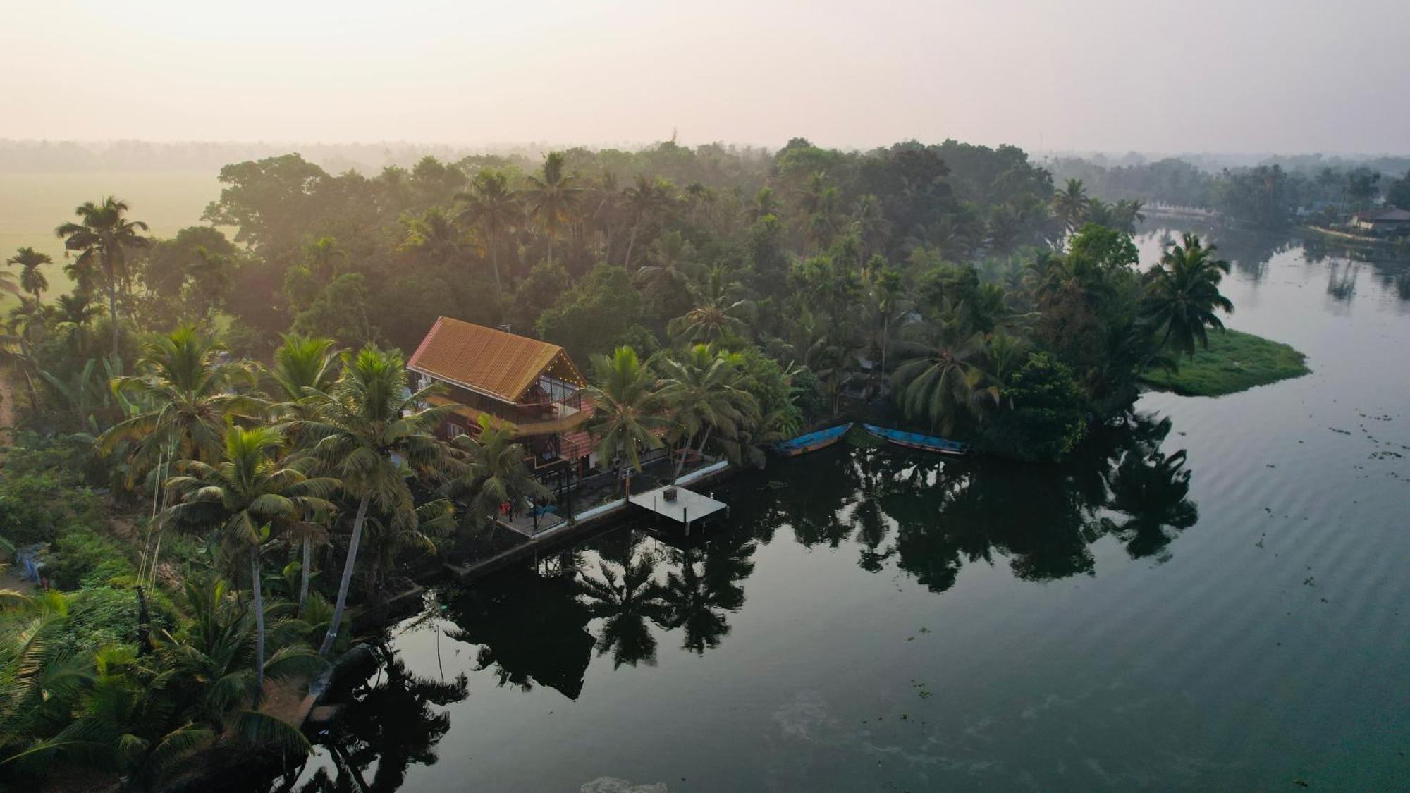 Tulsi Kayal Retreat Lejlighed Champakulam Eksteriør billede