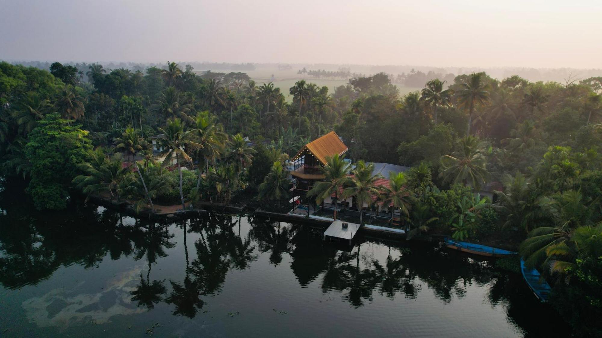 Tulsi Kayal Retreat Lejlighed Champakulam Eksteriør billede